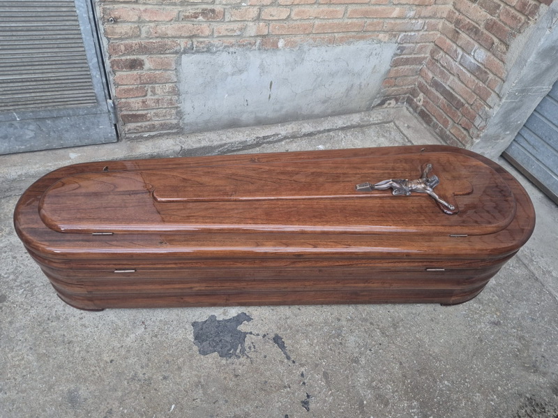 ataud cruz cristo metal madera cristal interior blanco 45x195x44-60 1u